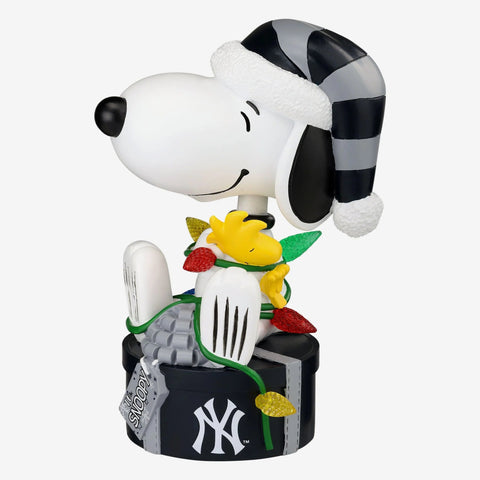 Snoopy & Woodstock New York Yankees Peanuts Christmas Light Up Bobblehead