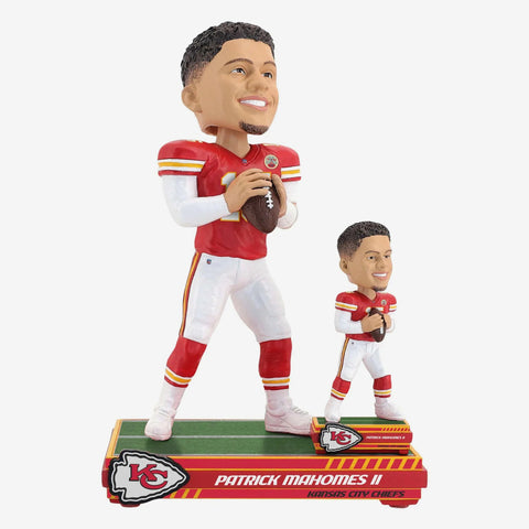 Patrick Mahomes Kansas City Chiefs Magnetized Bobble Dubblz NFL Football Bobblehead